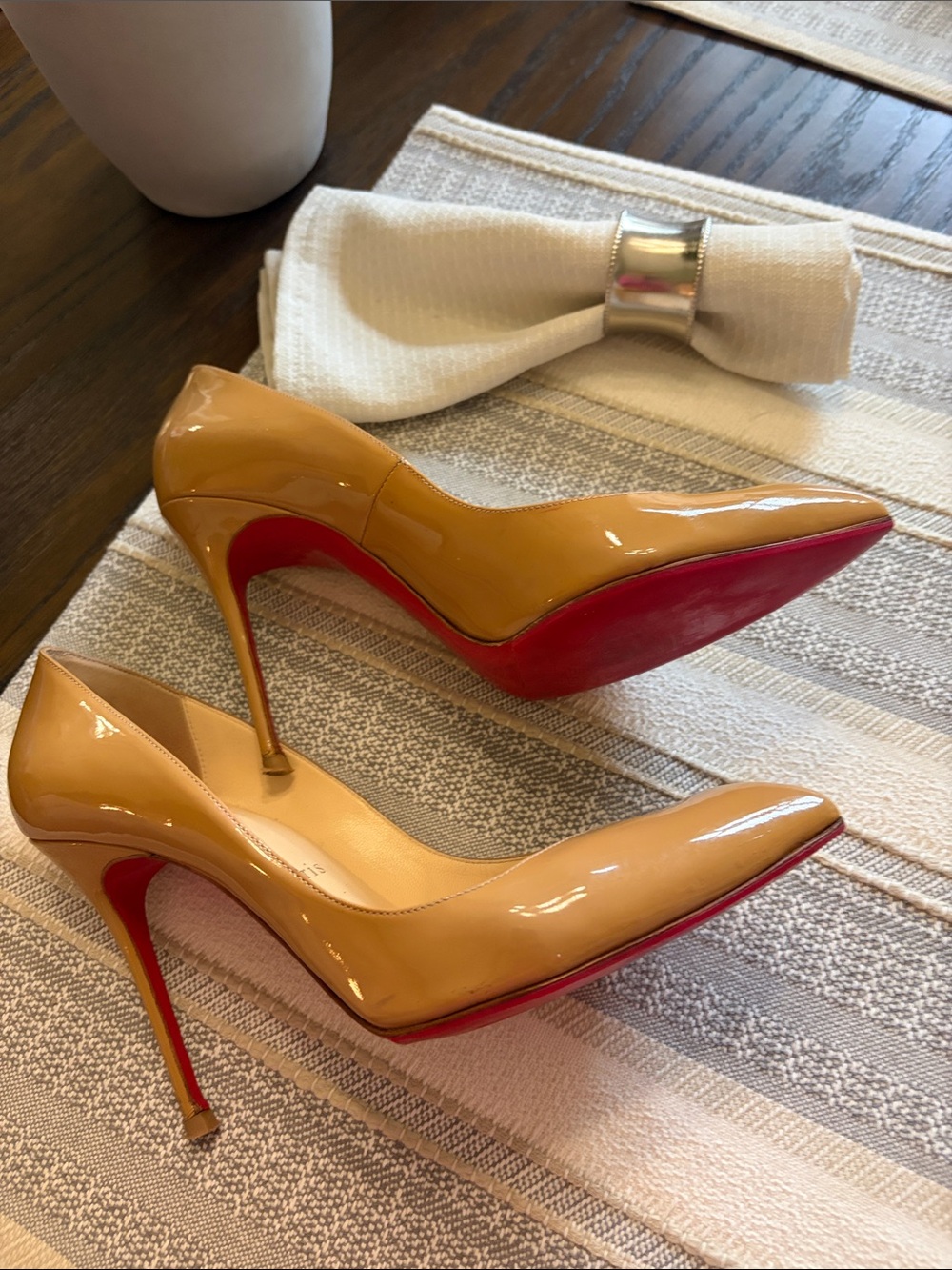 Christian Louboutin Camel Patent Pointed-Toe Stiletto Pumps with Red Soles 100mm - Picture 4 of 5